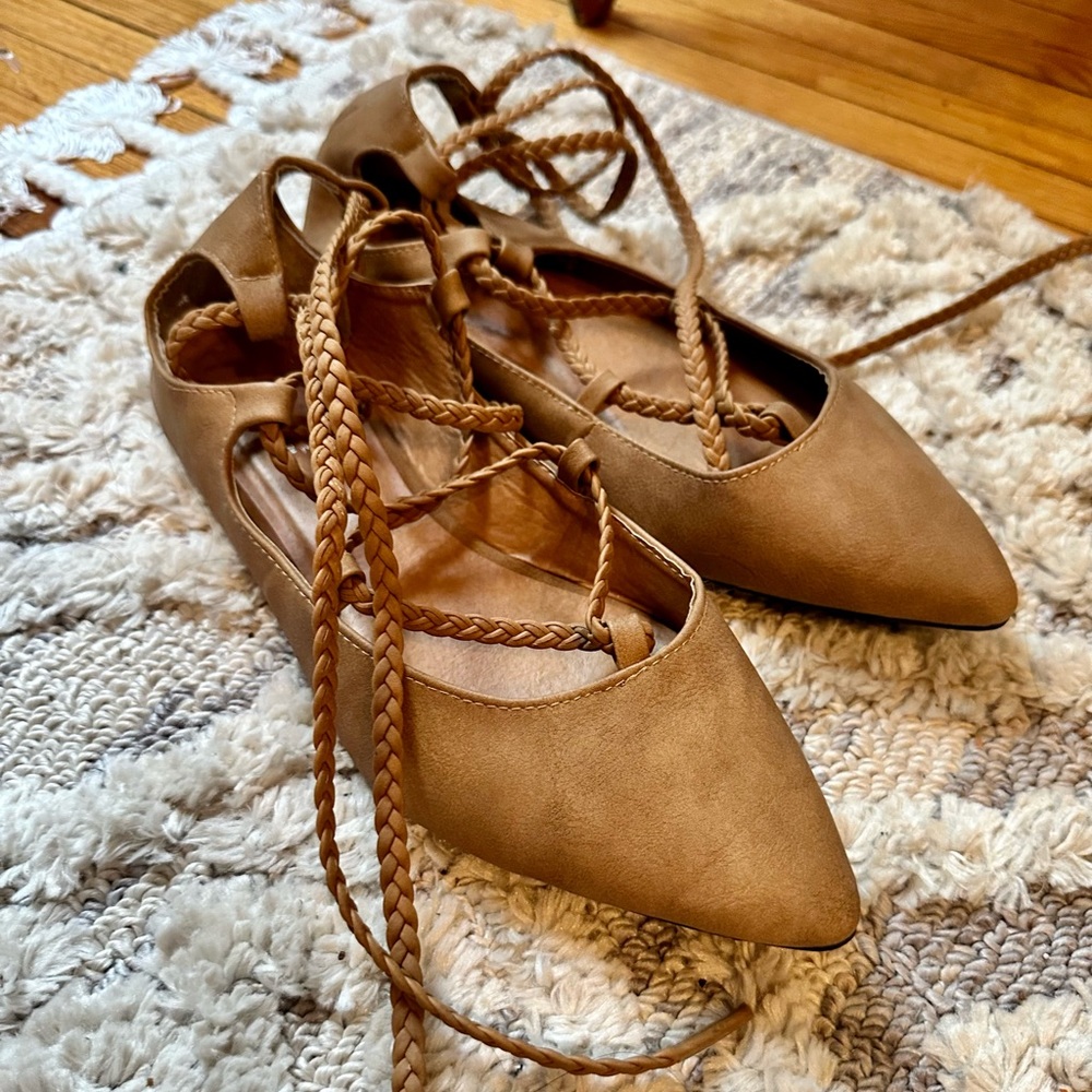 Size 10 Aeropostale Tan Suede Lace Up Pointed Toe Flats NWOT